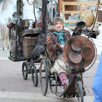 Chaupinard en déambulation burlesque